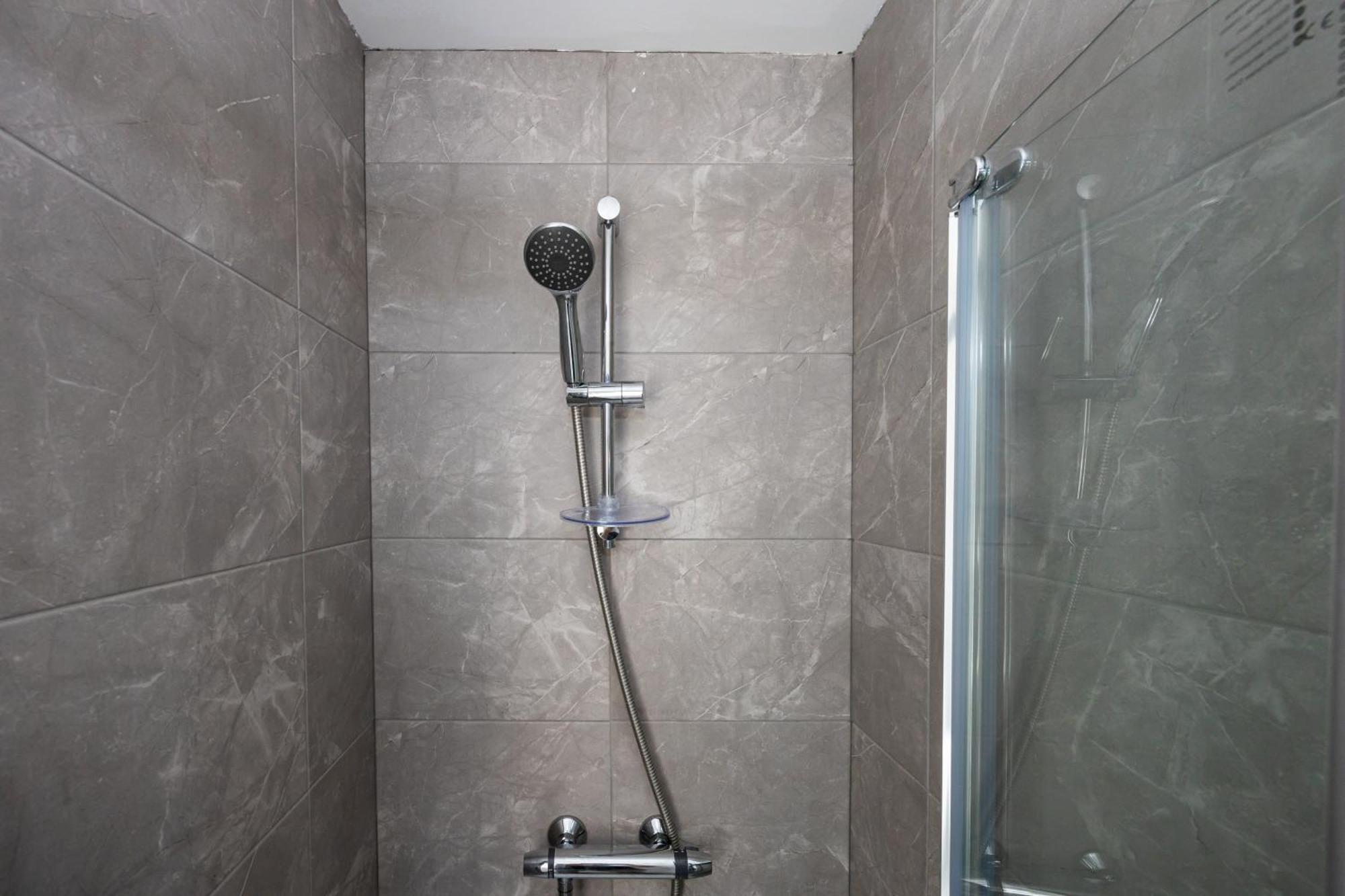 New Listing Stunning Abode Lounge Sleeps 9 * Liverpool