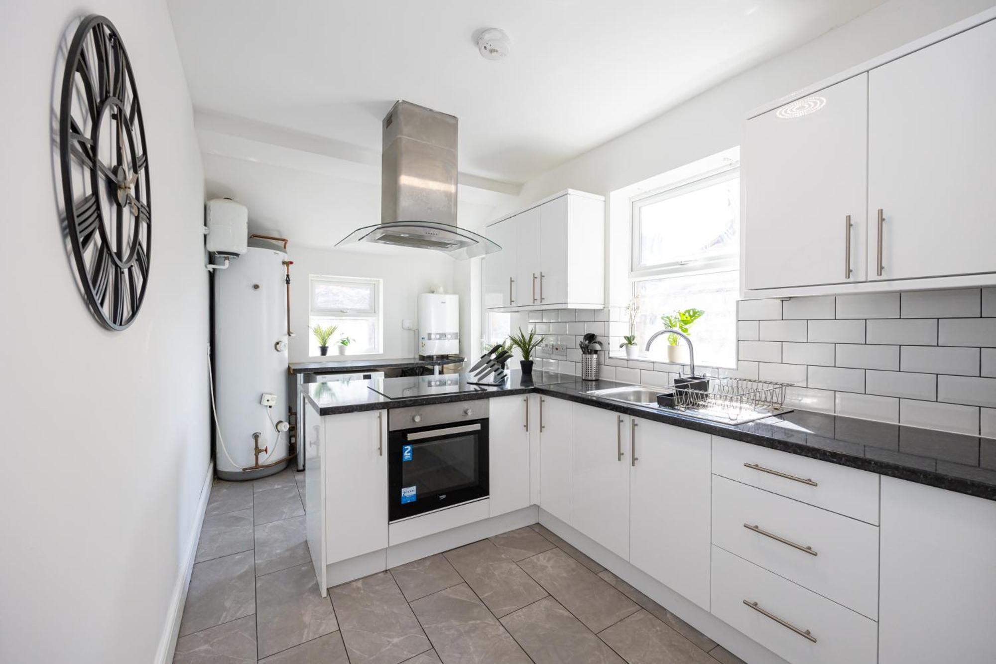 New Listing Stunning Abode Lounge Sleeps 9 Holiday home Liverpool